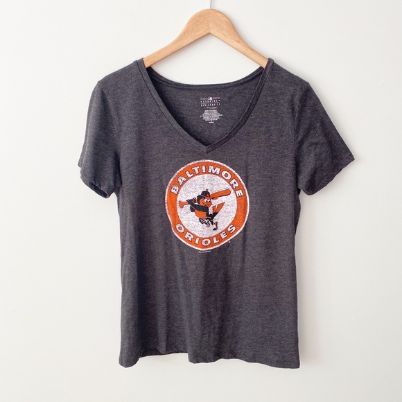 5th & Ocean Tops - Baltimore Orioles Baseball Shirt Gray V-neck